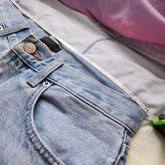 UNIQLO Light Washed Ripped Straight Leg Denim Jeans - Picture 10 of 10